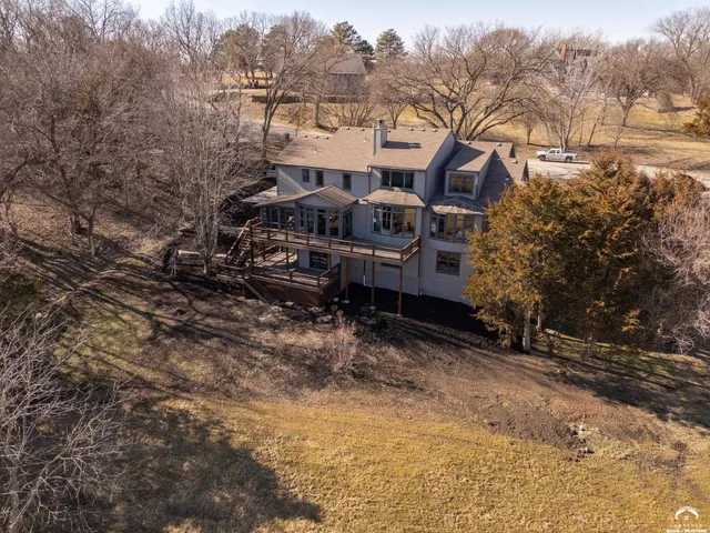 $1,295,000 | 927 North 1464th Road, Lawrence, KS 66049