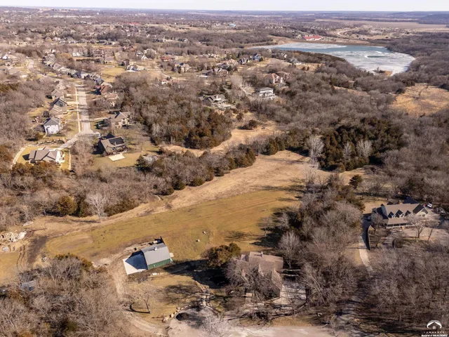 $1,295,000 | 927 North 1464th Road, Lawrence, KS 66049