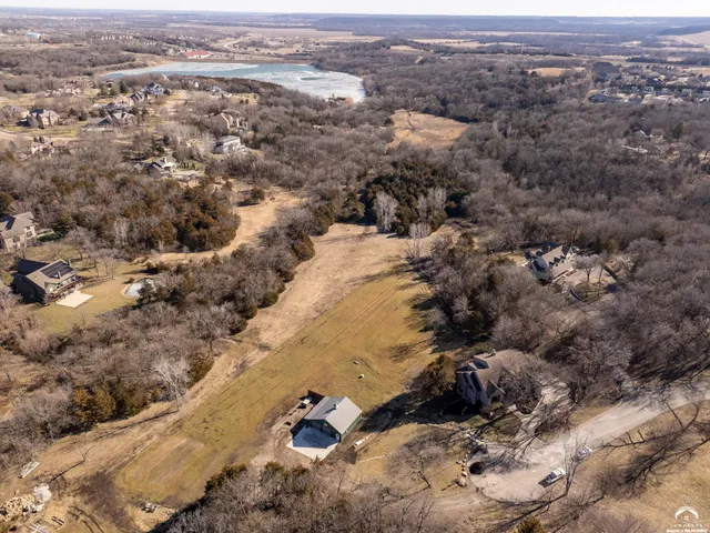 $1,295,000 | 927 North 1464th Road, Lawrence, KS 66049