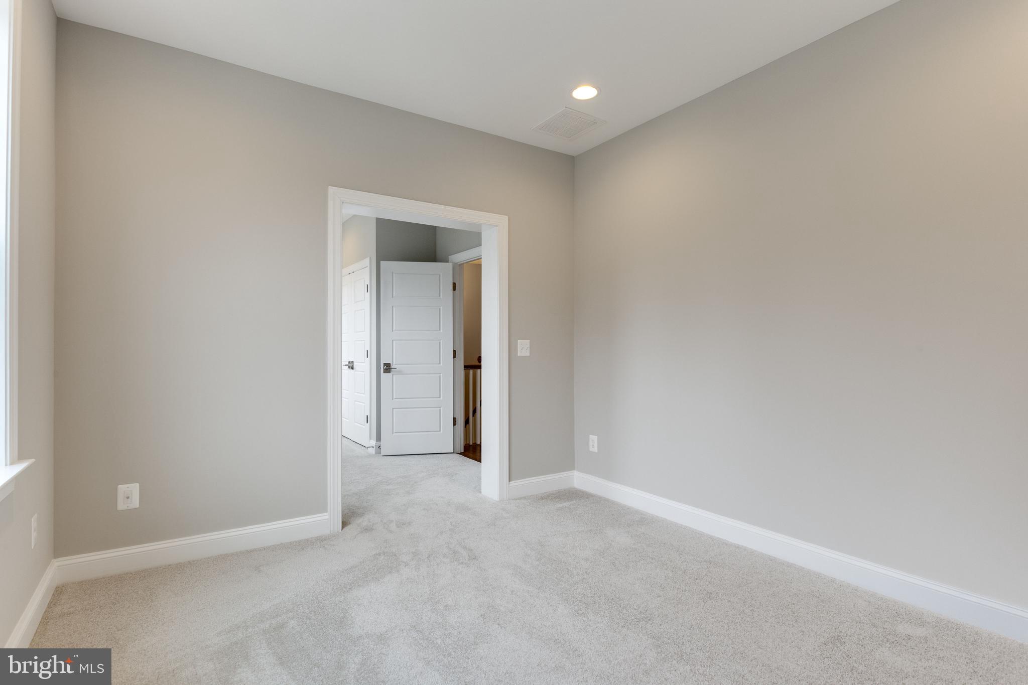 7108 27th Road North Arlington, VA 22213 - Photo 36 of 62 Gallery Image 36