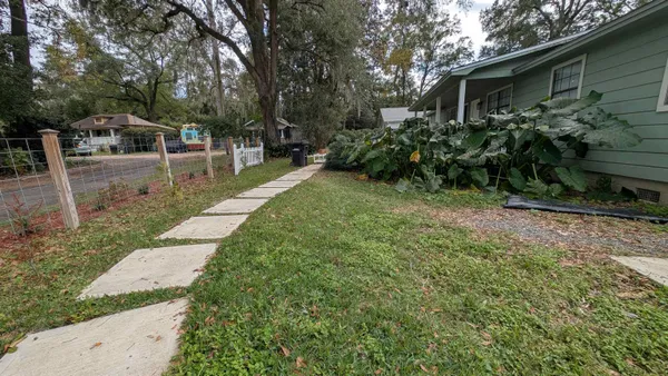 $1,800 | 723 East Tennessee Street, Unit B, Tallahassee, FL 32308