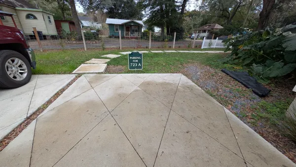 $1,800 | 723 East Tennessee Street, Unit B, Tallahassee, FL 32308