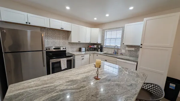 $1,800 | 723 East Tennessee Street, Unit B, Tallahassee, FL 32308