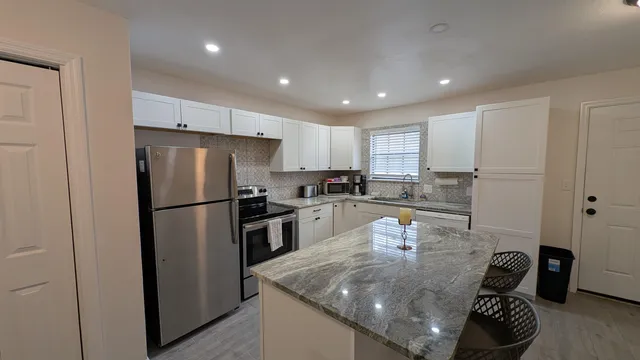 $1,800 | 723 East Tennessee Street, Unit B, Tallahassee, FL 32308