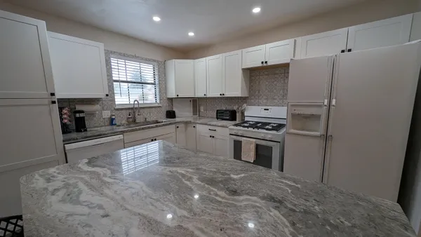 $1,800 | 723 East Tennessee Street, Unit B, Tallahassee, FL 32308