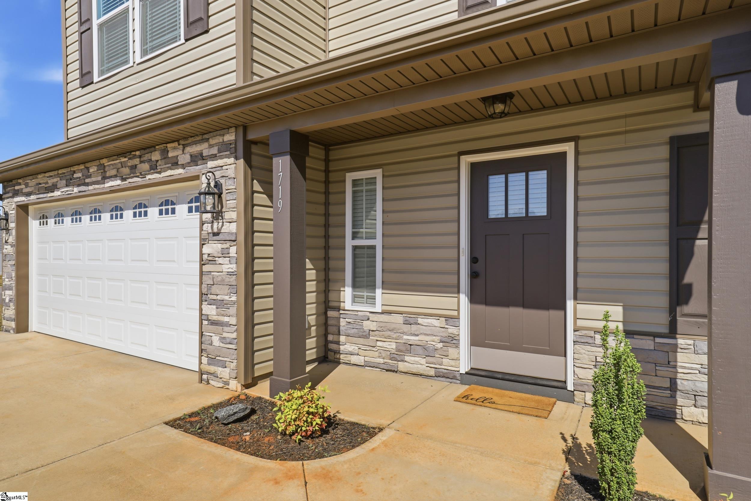 1719 Roxanne Sue Drive Lyman, SC 29365 - Photo 3 of 34