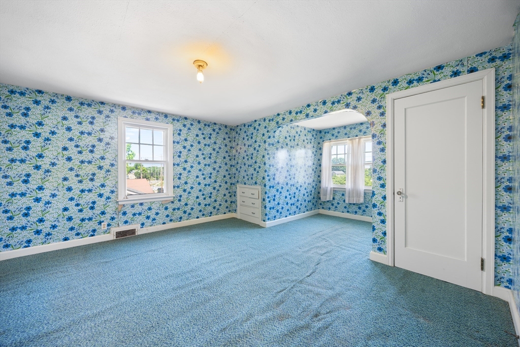 216 Springfield Street Chicopee, MA 01013 - Photo 14 of 26