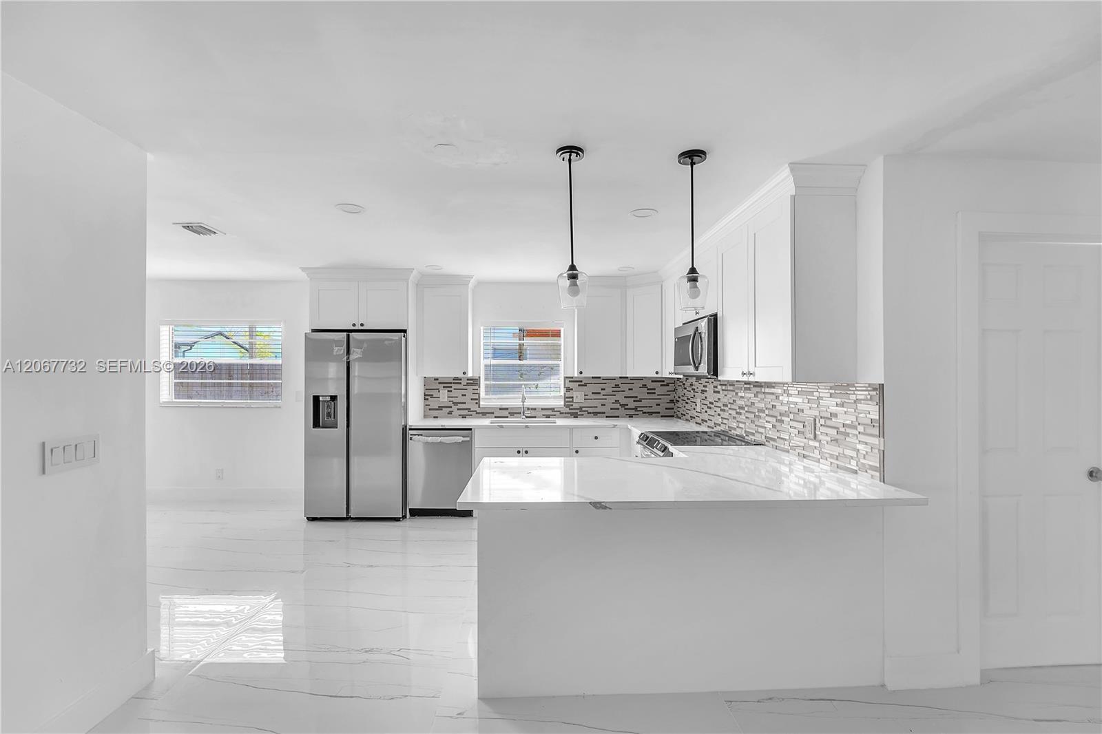 9242 Southwest 18th Road Boca Raton, FL 33428 - Photo 13 of 26 Gallery Image 13