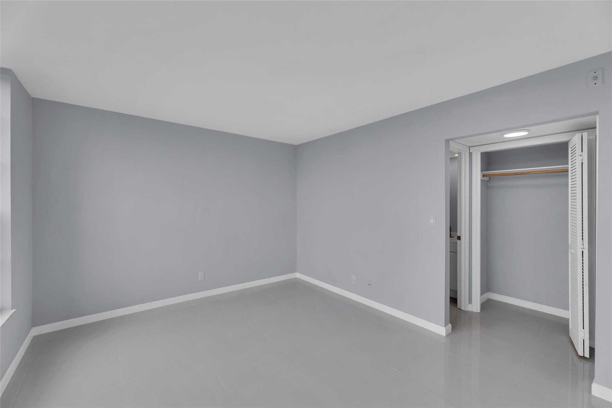 3090 North Course Drive, Unit 609 Pompano Beach, FL 33069 - Photo 24 of 44 a view of an empty room