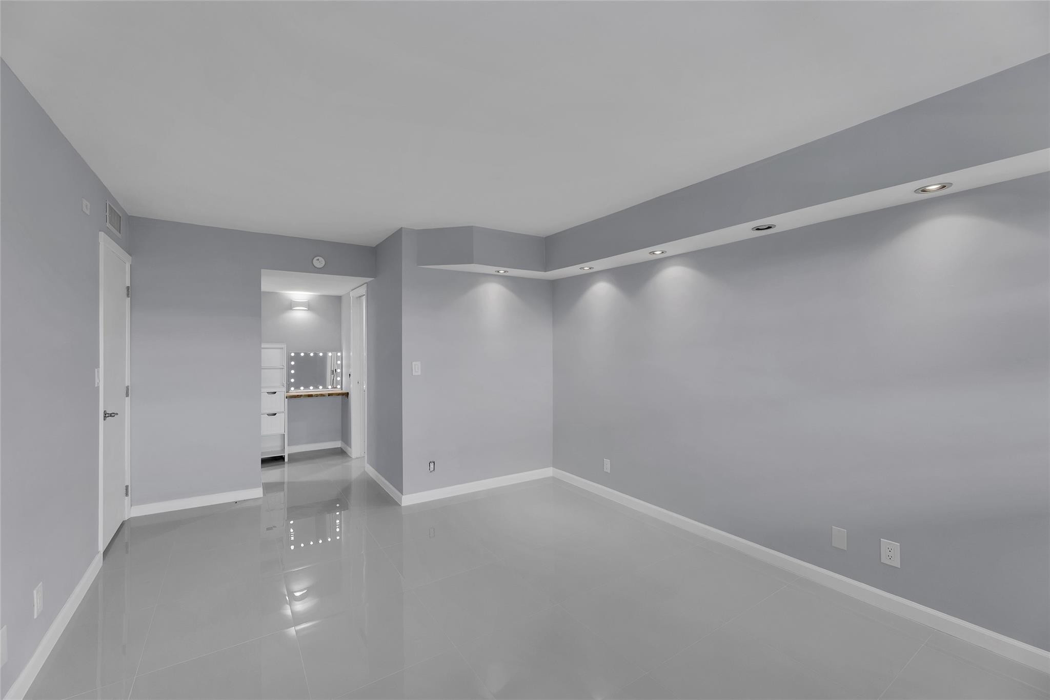 3090 North Course Drive, Unit 609 Pompano Beach, FL 33069 - Photo 28 of 44 a view of empty room