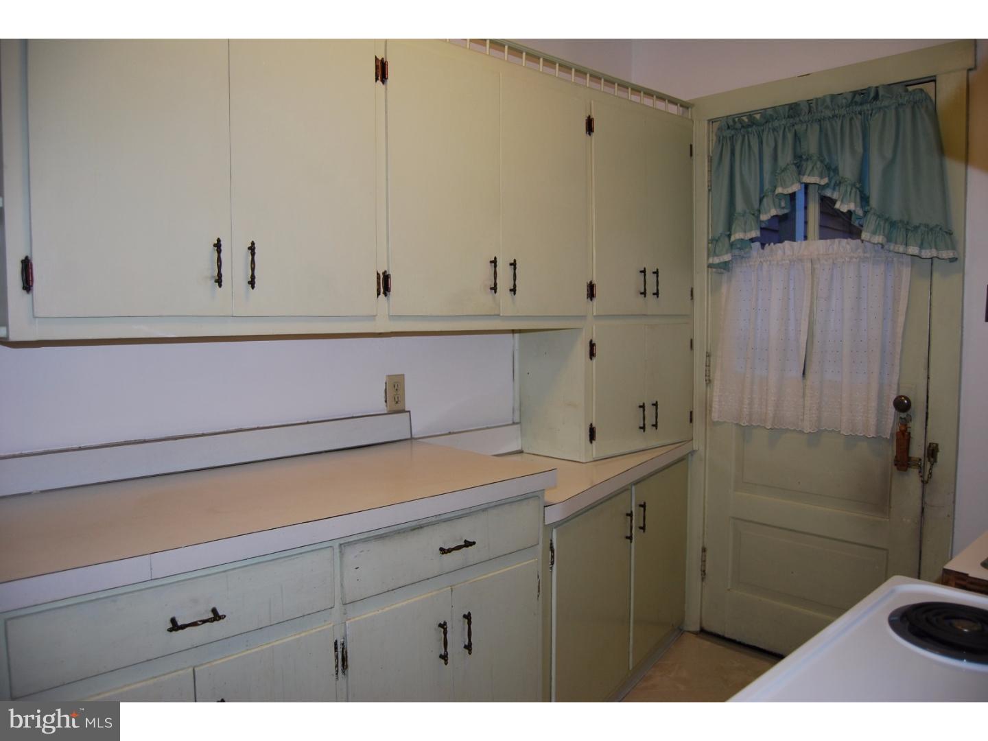 400 Sunset Road West Reading, PA 19611 - Photo 8 of 24 Kitchen