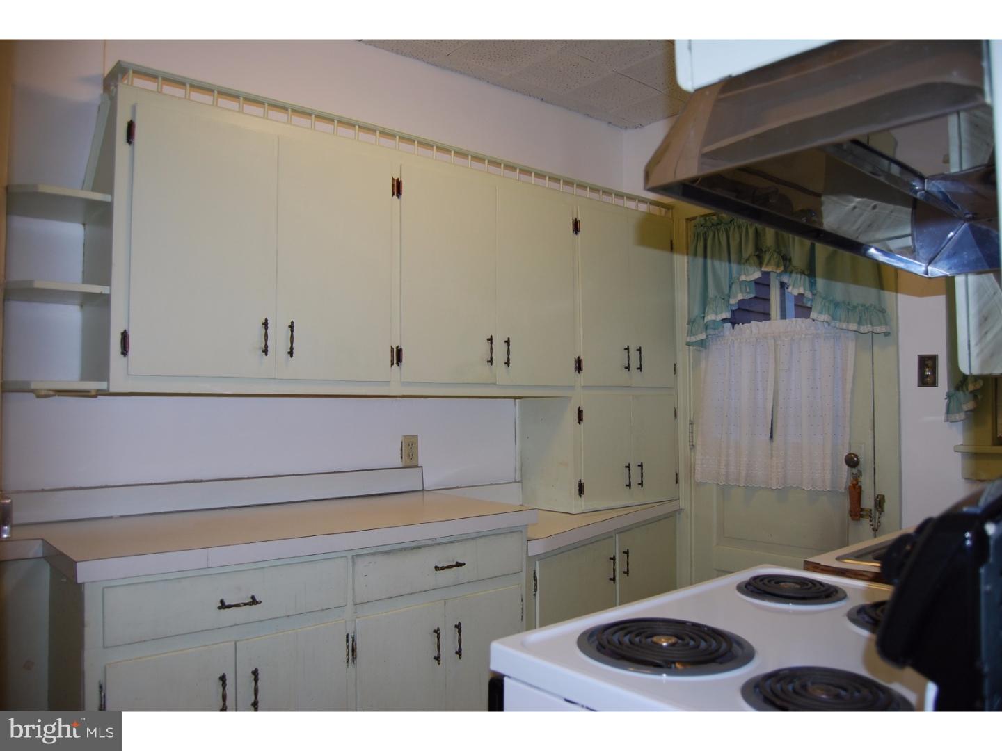 400 Sunset Road West Reading, PA 19611 - Photo 10 of 24 Kitchen
