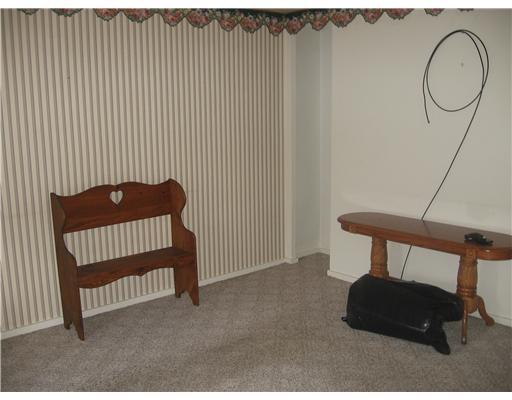 955 Addison Street Washington, PA 15301 - Photo 3 of 8 Living Room.