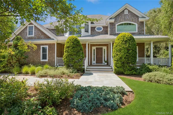 $3,549,000 | 34 Post Fields Lane, Quogue, NY 11959