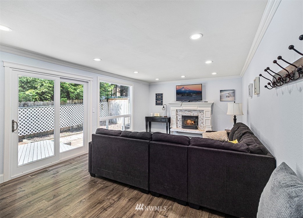 17863 157th Avenue Southeast Renton, WA 98058 - Photo 17 of 40 Gallery Image 17