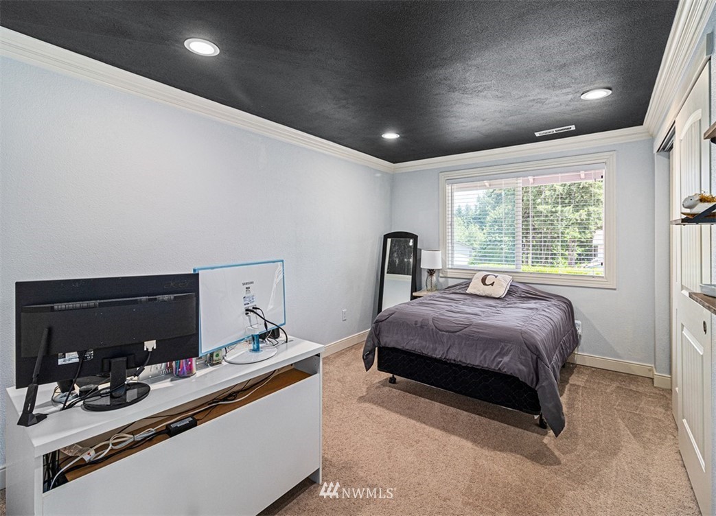 17863 157th Avenue Southeast Renton, WA 98058 - Photo 28 of 40 Gallery Image 28