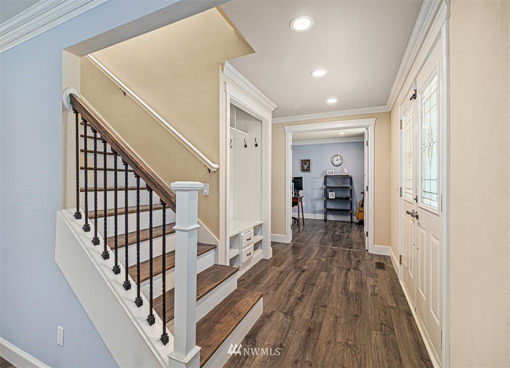 17863 157th Avenue Southeast Renton, WA 98058 - Photo 4 of 40 Gallery Image 4
