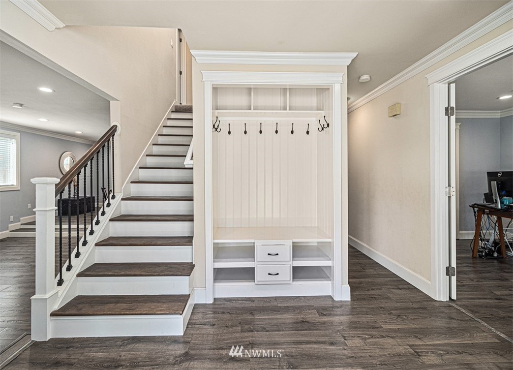 17863 157th Avenue Southeast Renton, WA 98058 - Photo 5 of 40 Gallery Image 5