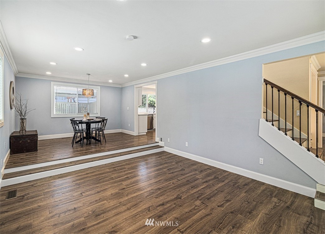17863 157th Avenue Southeast Renton, WA 98058 - Photo 6 of 40 Gallery Image 6