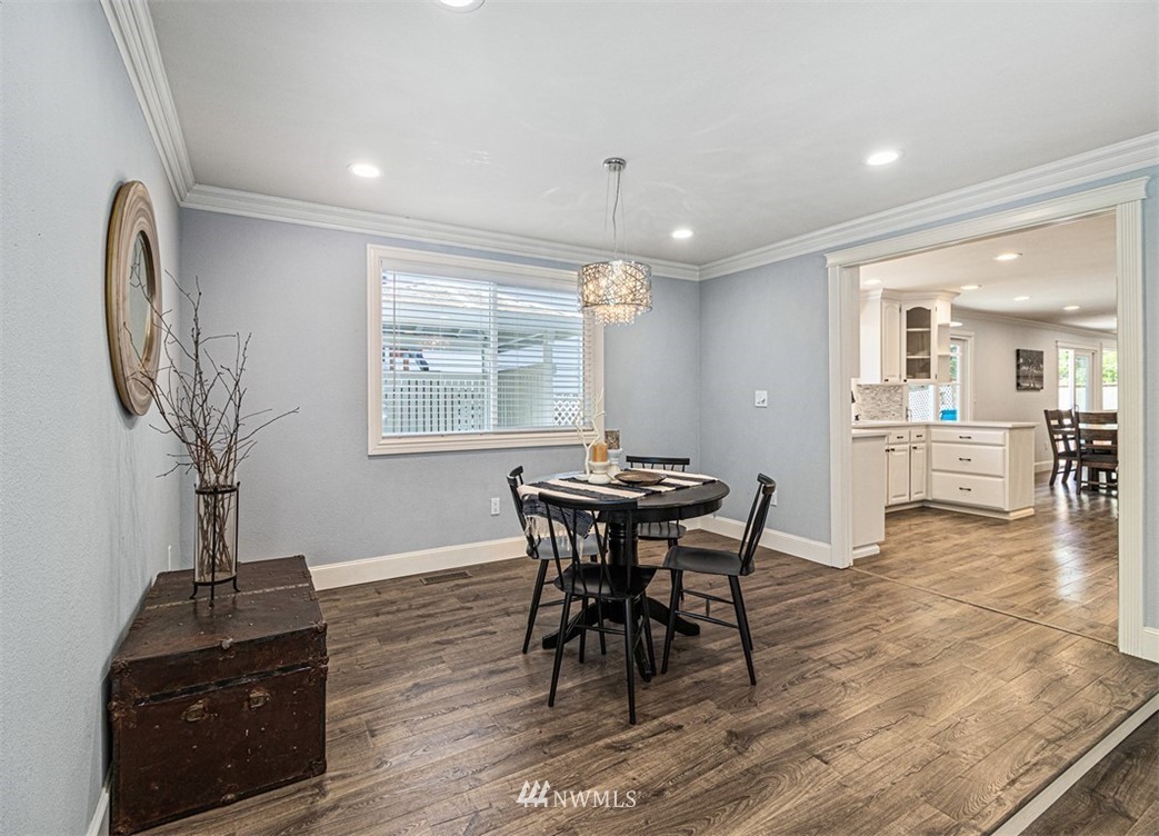 17863 157th Avenue Southeast Renton, WA 98058 - Photo 8 of 40 Gallery Image 8