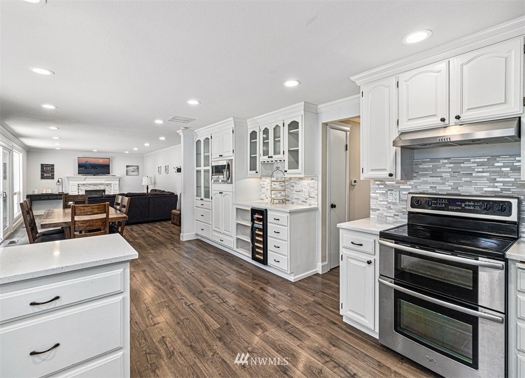 17863 157th Avenue Southeast Renton, WA 98058 - Photo 10 of 40 Gallery Image 10