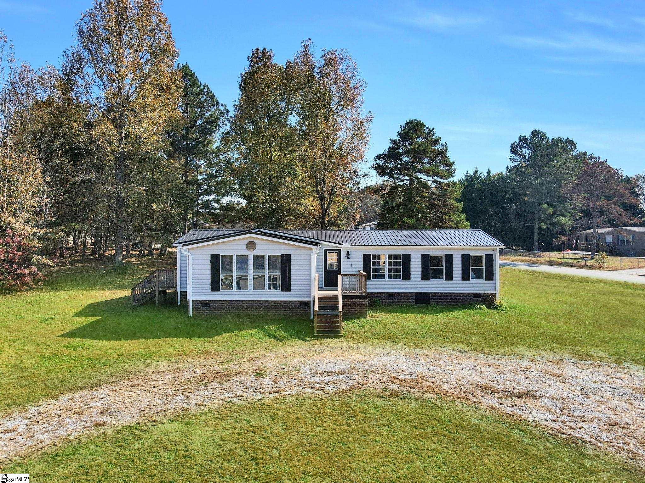 107 Pierce Road Williamston, SC 29697 - Photo 2 of 26