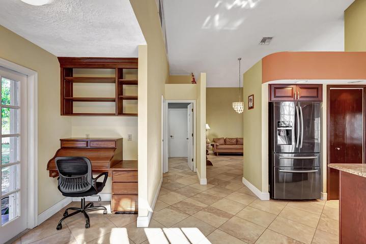 137 Queens Road Fort Pierce, FL 34949 - Photo 21 of 43 21