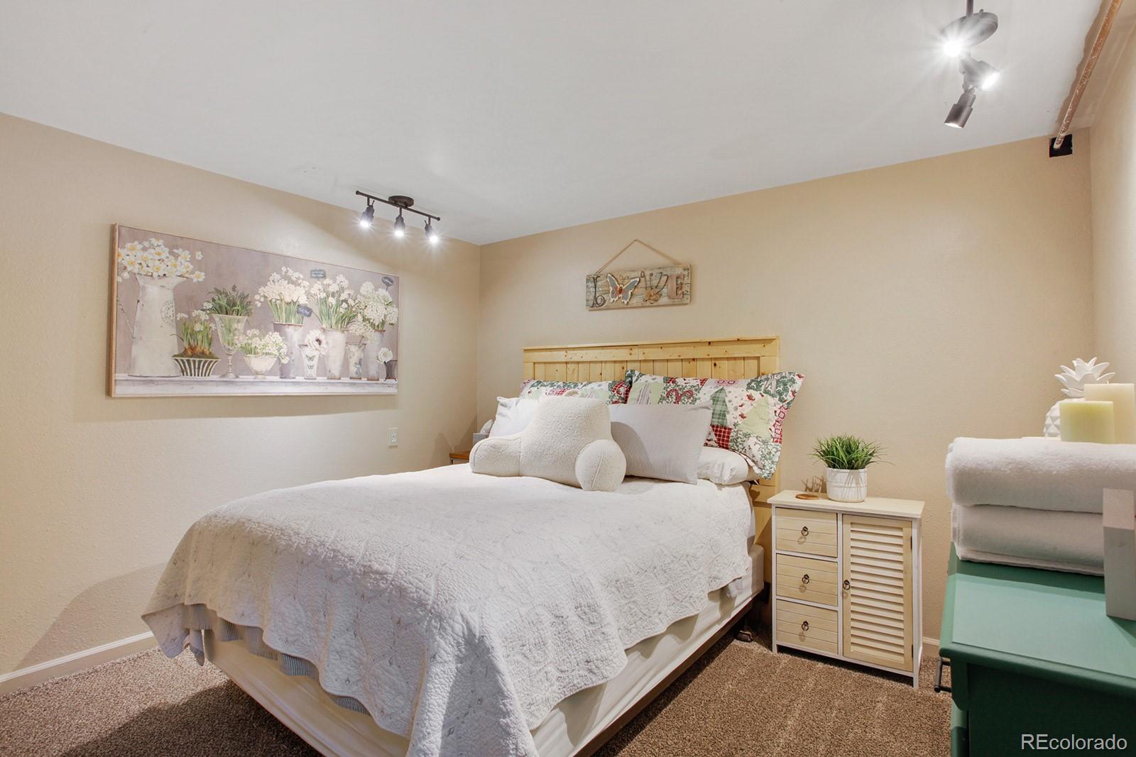 10957 Marclif Road Conifer, CO 80433 - Photo 17 of 25 Gallery Image 17