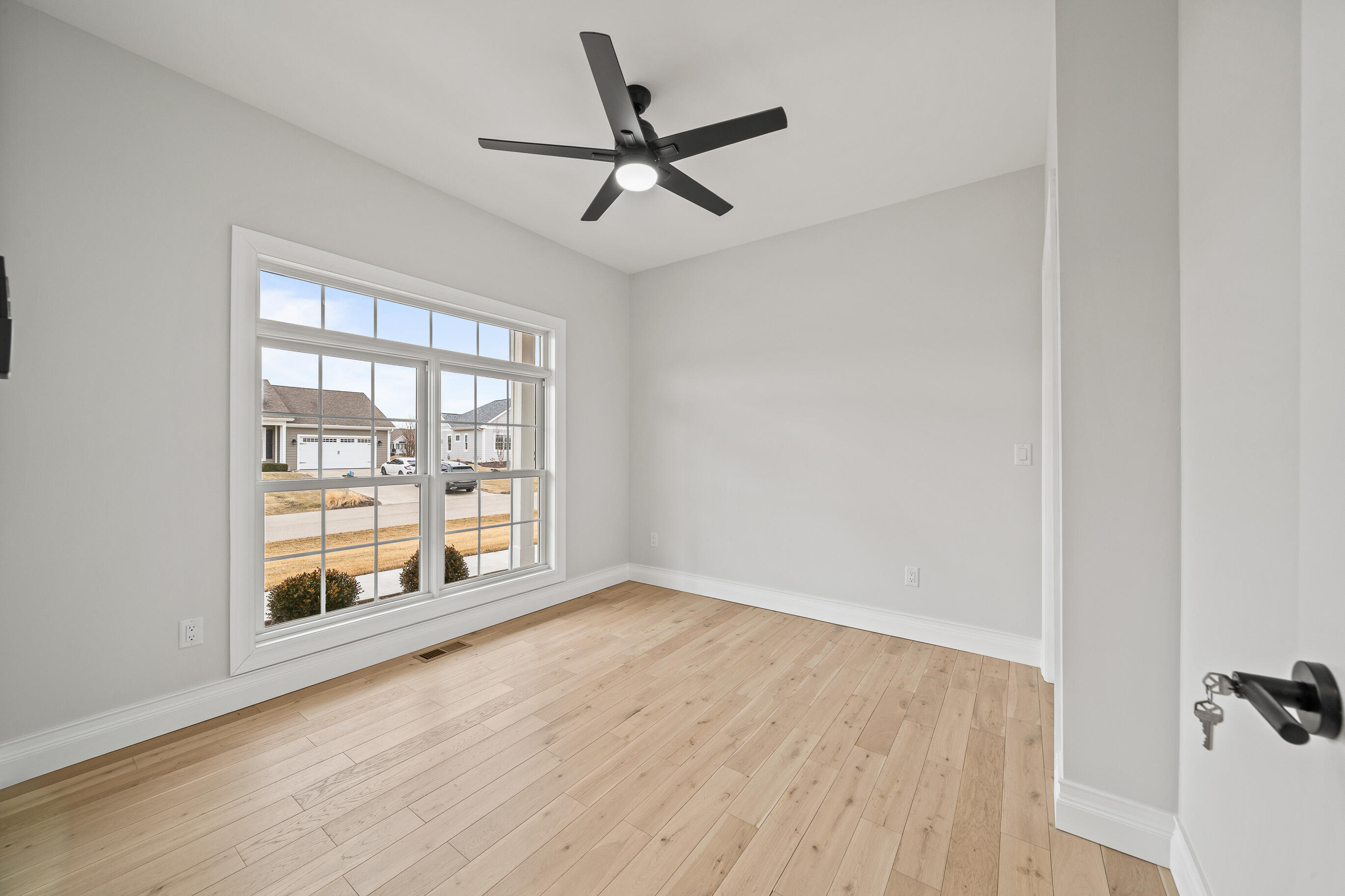 1703 Links Road, Unit 5708 Geneva, WI 53147 - Photo 11 of 66 den/office