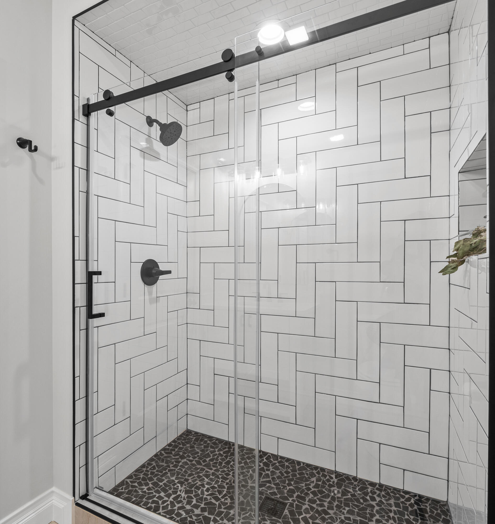 1703 Links Road, Unit 5708 Geneva, WI 53147 - Photo 13 of 66 hall shower