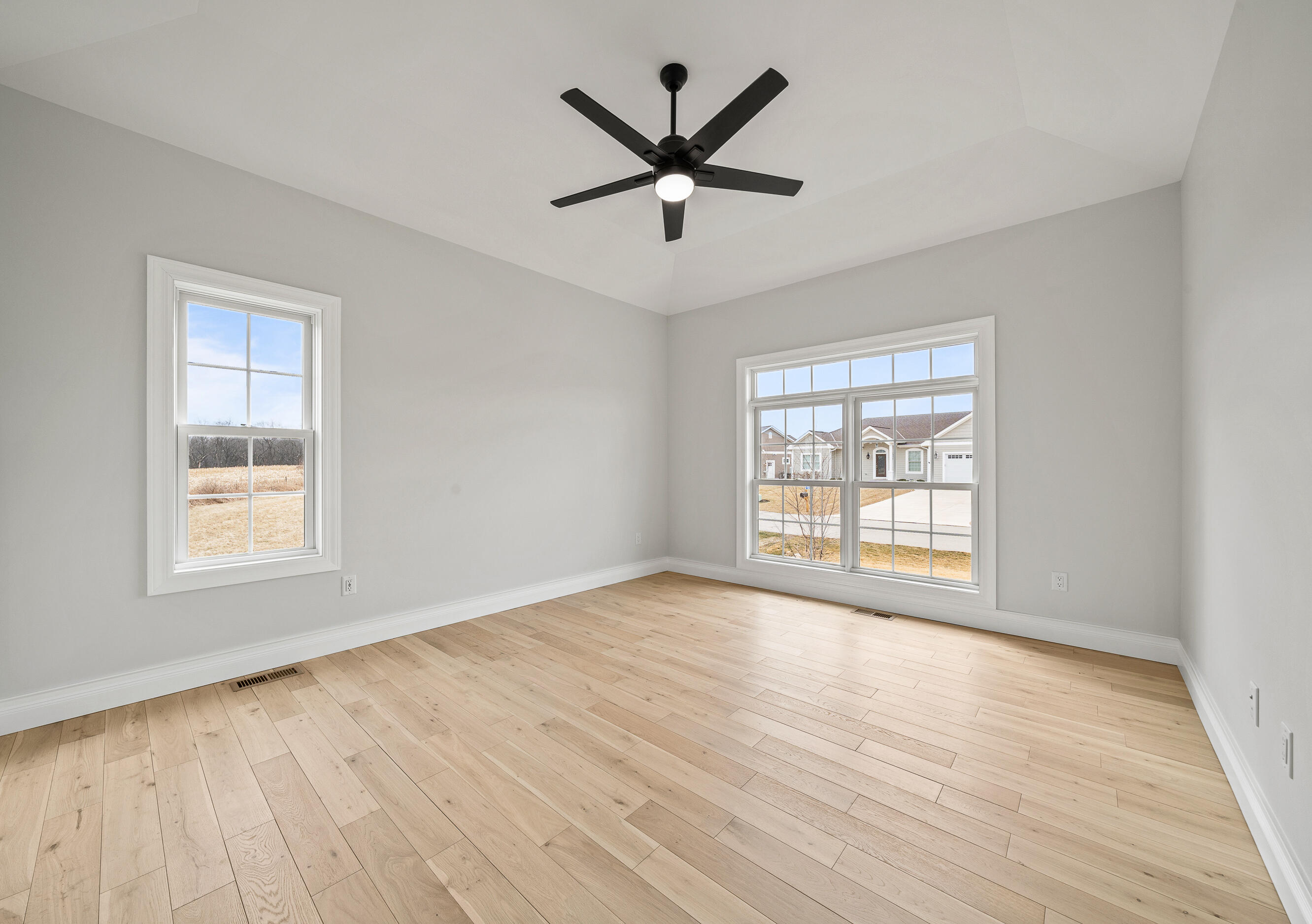 1703 Links Road, Unit 5708 Geneva, WI 53147 - Photo 16 of 66 2nd bedroom