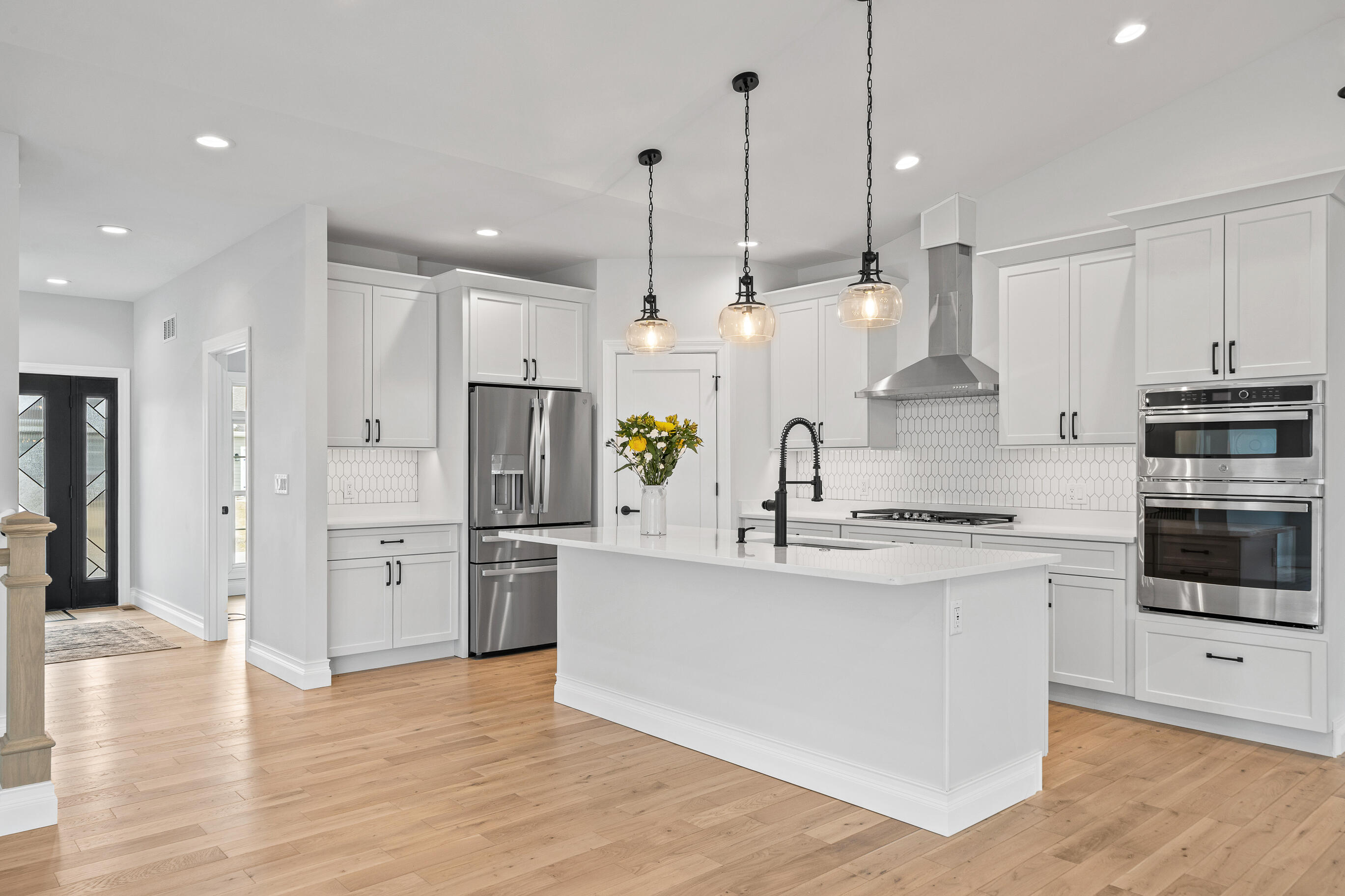 1703 Links Road, Unit 5708 Geneva, WI 53147 - Photo 2 of 66 kitchen/bar