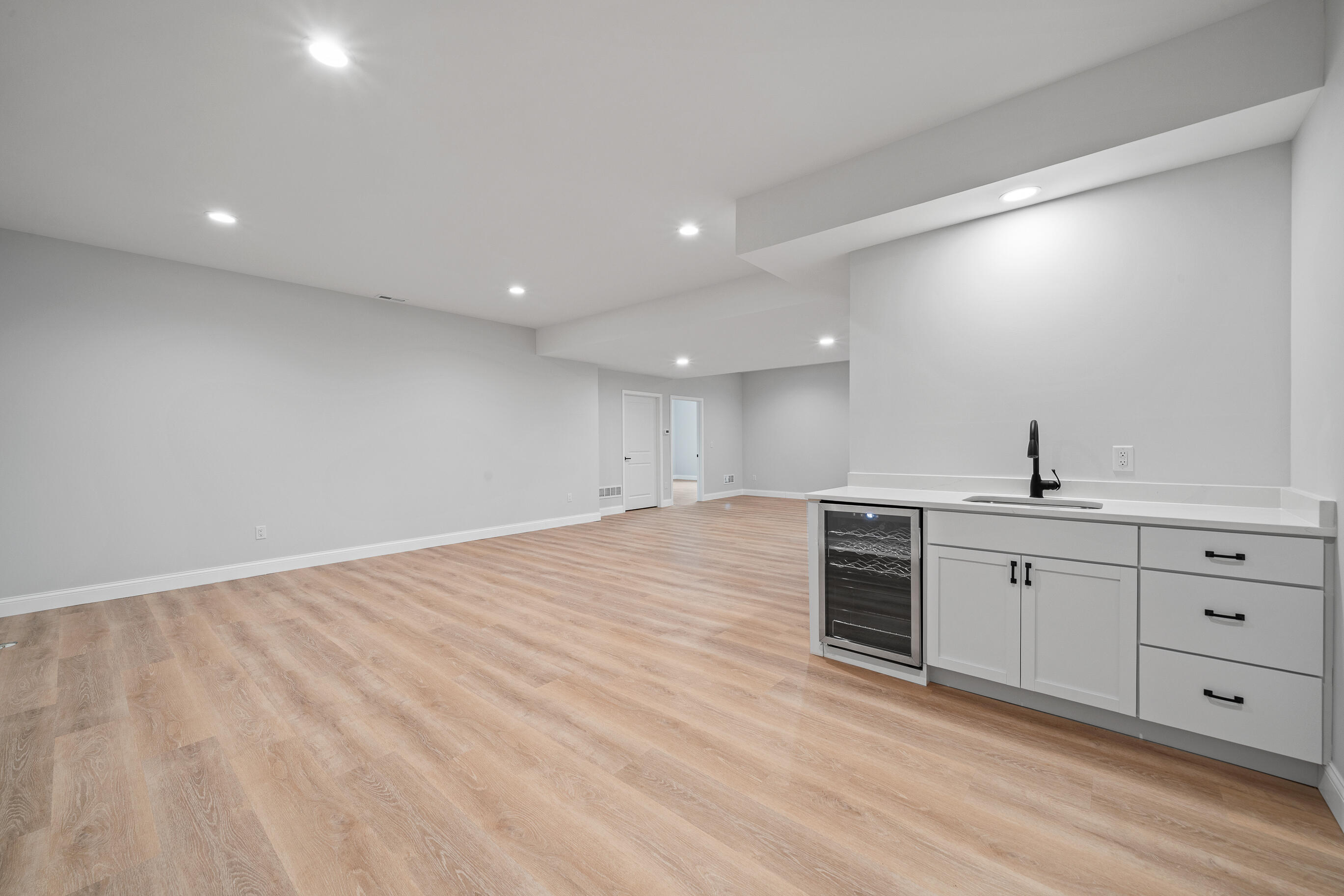 1703 Links Road, Unit 5708 Geneva, WI 53147 - Photo 4 of 66 LL family room