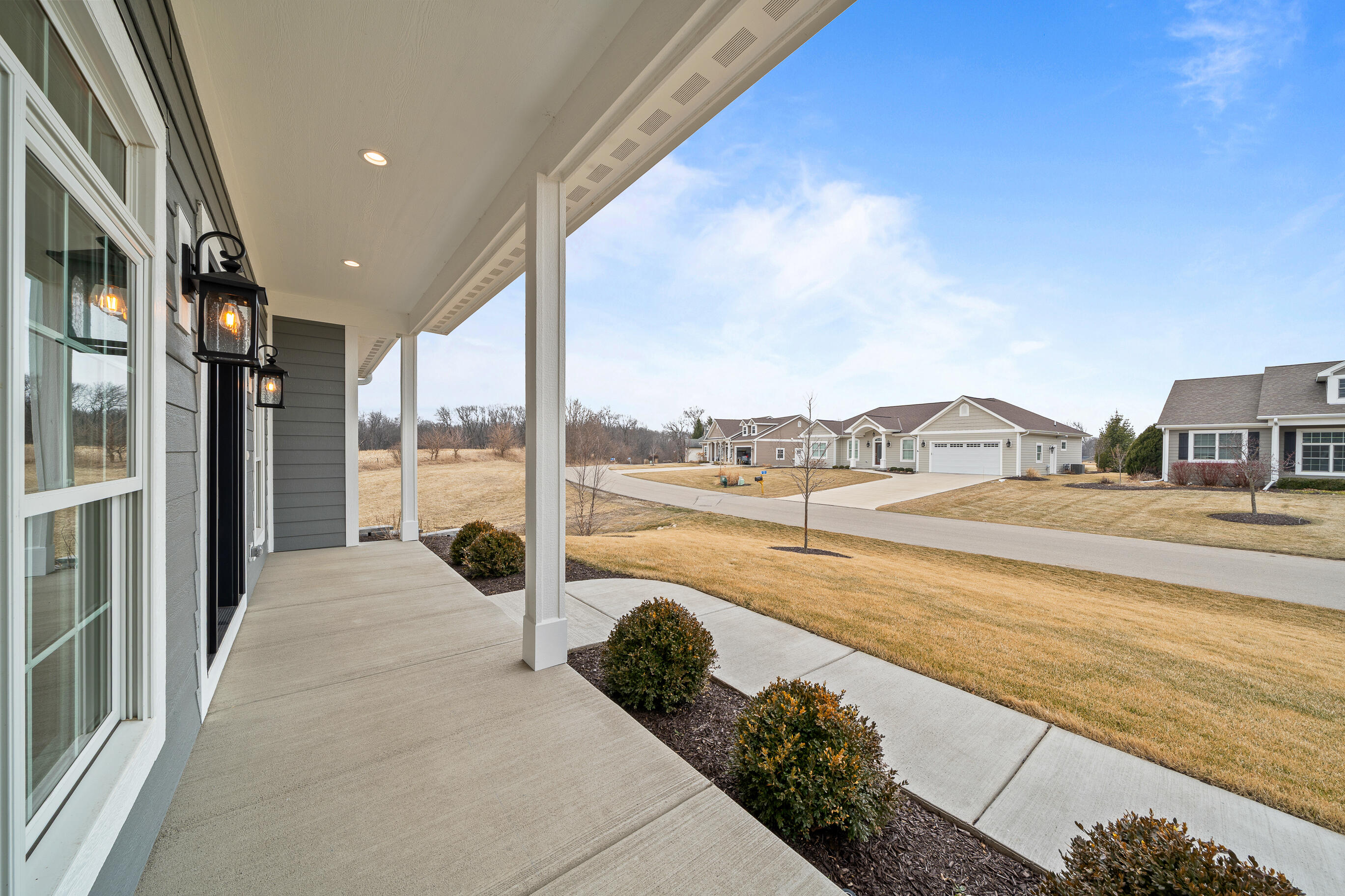 1703 Links Road, Unit 5708 Geneva, WI 53147 - Photo 9 of 66 front porch