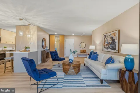 $480,000 | 309 Yoakum Parkway, Unit 1003, Alexandria, VA 22304