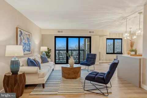 $480,000 | 309 Yoakum Parkway, Unit 1003, Alexandria, VA 22304