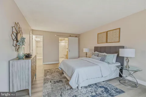 $480,000 | 309 Yoakum Parkway, Unit 1003, Alexandria, VA 22304