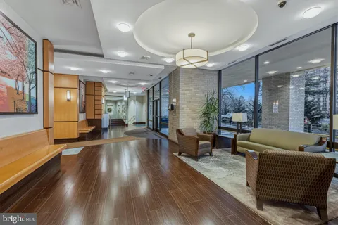 $480,000 | 309 Yoakum Parkway, Unit 1003, Alexandria, VA 22304