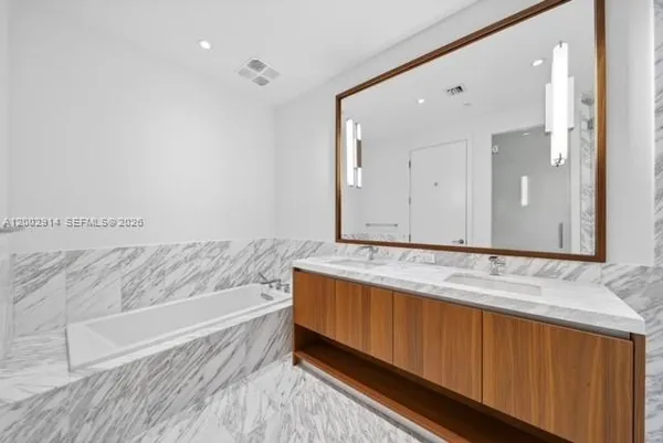 $6,300,000 | 175 Southeast 25th Road, Unit 2602, Miami, FL 33129