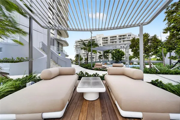 $6,300,000 | 175 Southeast 25th Road, Unit 2602, Miami, FL 33129