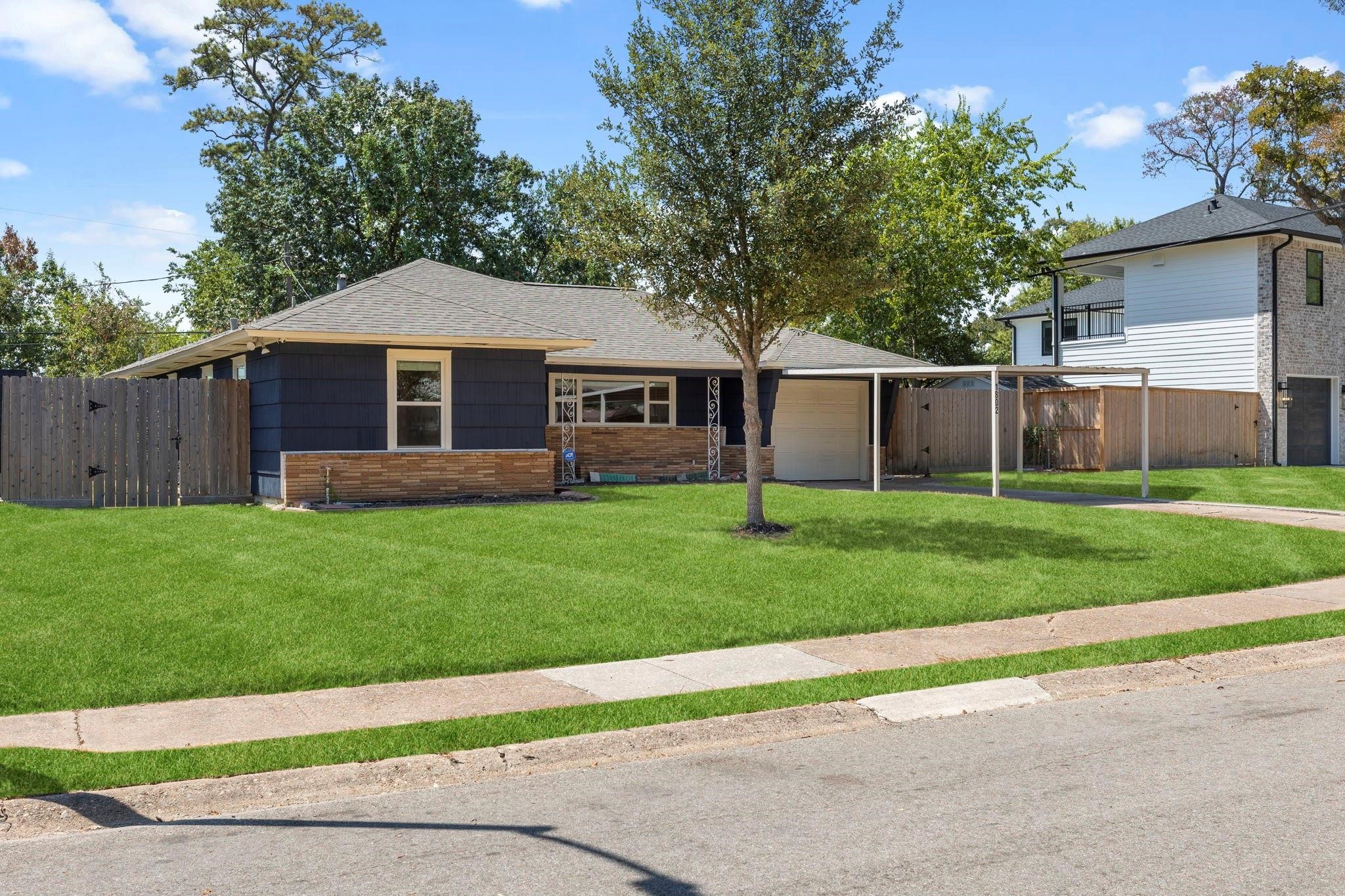 1802 Turnpike Road Houston, TX 77008 - Photo 4 of 47