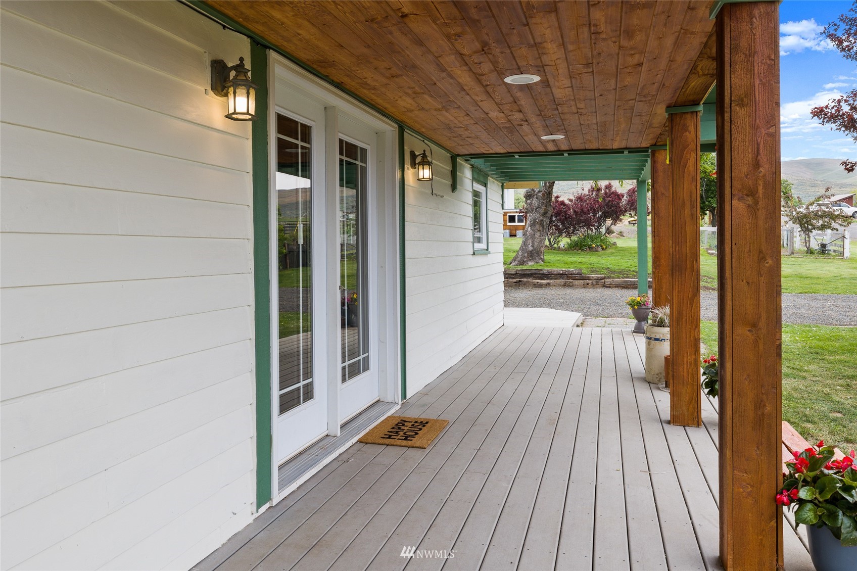 7811 4th Parallel Road Ellensburg, WA 98926 - Photo 7 of 32 a view of swimming pool from a balcony