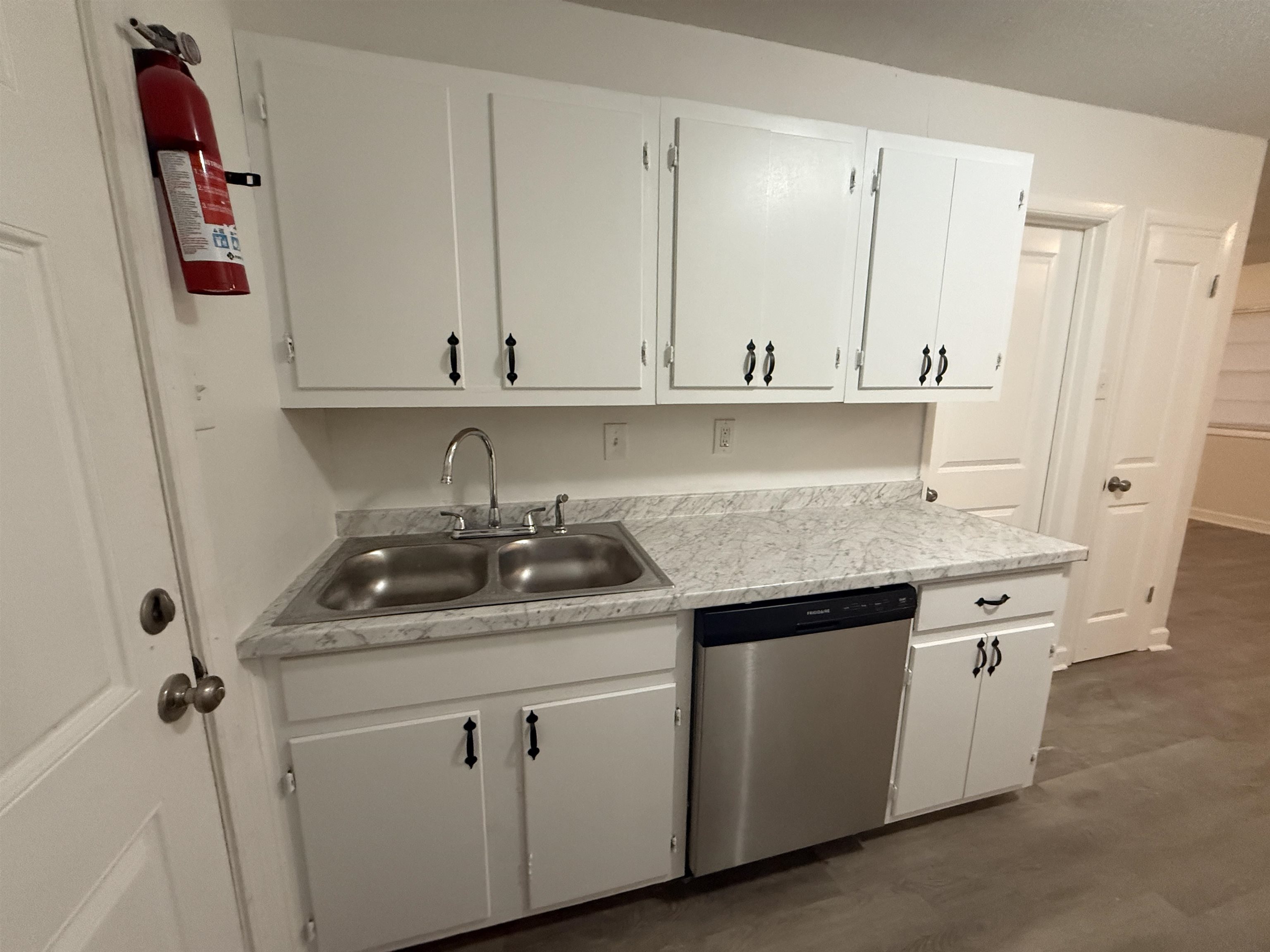 4900 Berta Road Memphis, TN 38109 - Photo 5 of 24