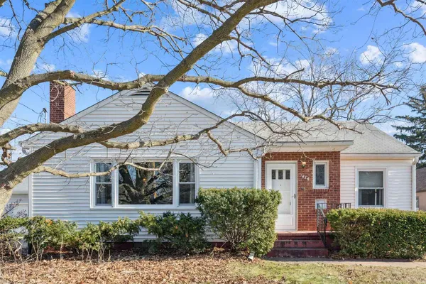 $194,900 | 414 South Henry Street, Geneseo, IL 61254