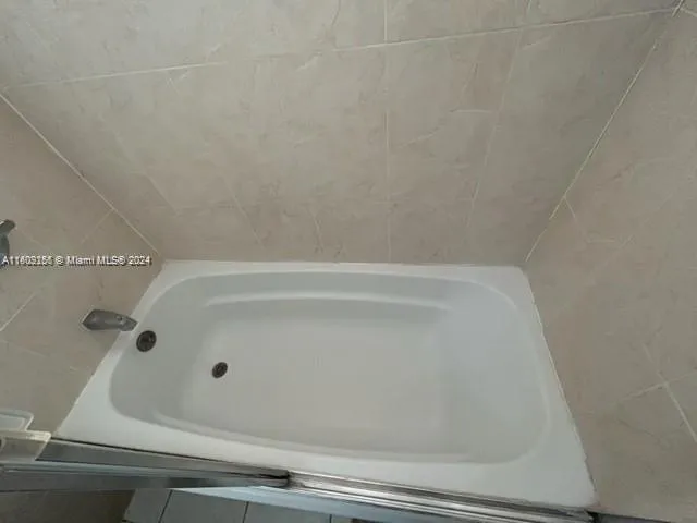 $6,000 | 1101 Southwest 17th Avenue, Miami, FL 33135