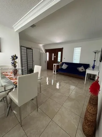 $6,000 | 1101 Southwest 17th Avenue, Miami, FL 33135