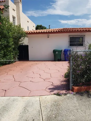 $6,000 | 1101 Southwest 17th Avenue, Miami, FL 33135