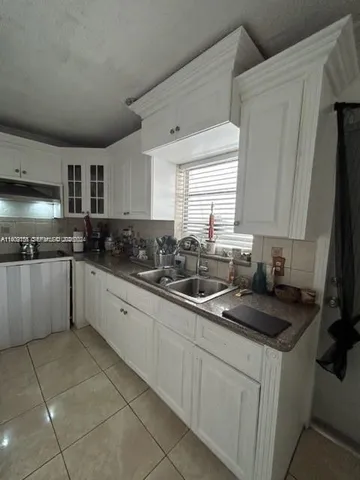 $6,000 | 1101 Southwest 17th Avenue, Miami, FL 33135