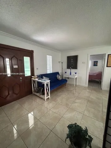 $6,000 | 1101 Southwest 17th Avenue, Miami, FL 33135