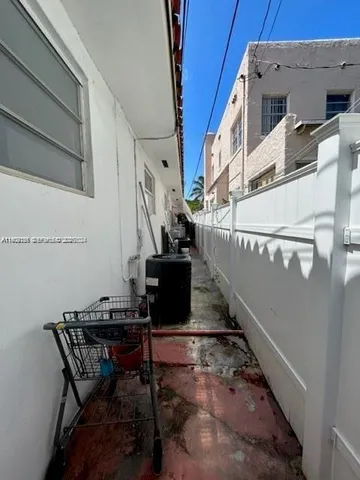 $6,000 | 1101 Southwest 17th Avenue, Miami, FL 33135